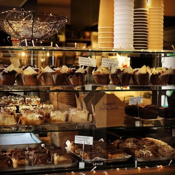 leonards cakes